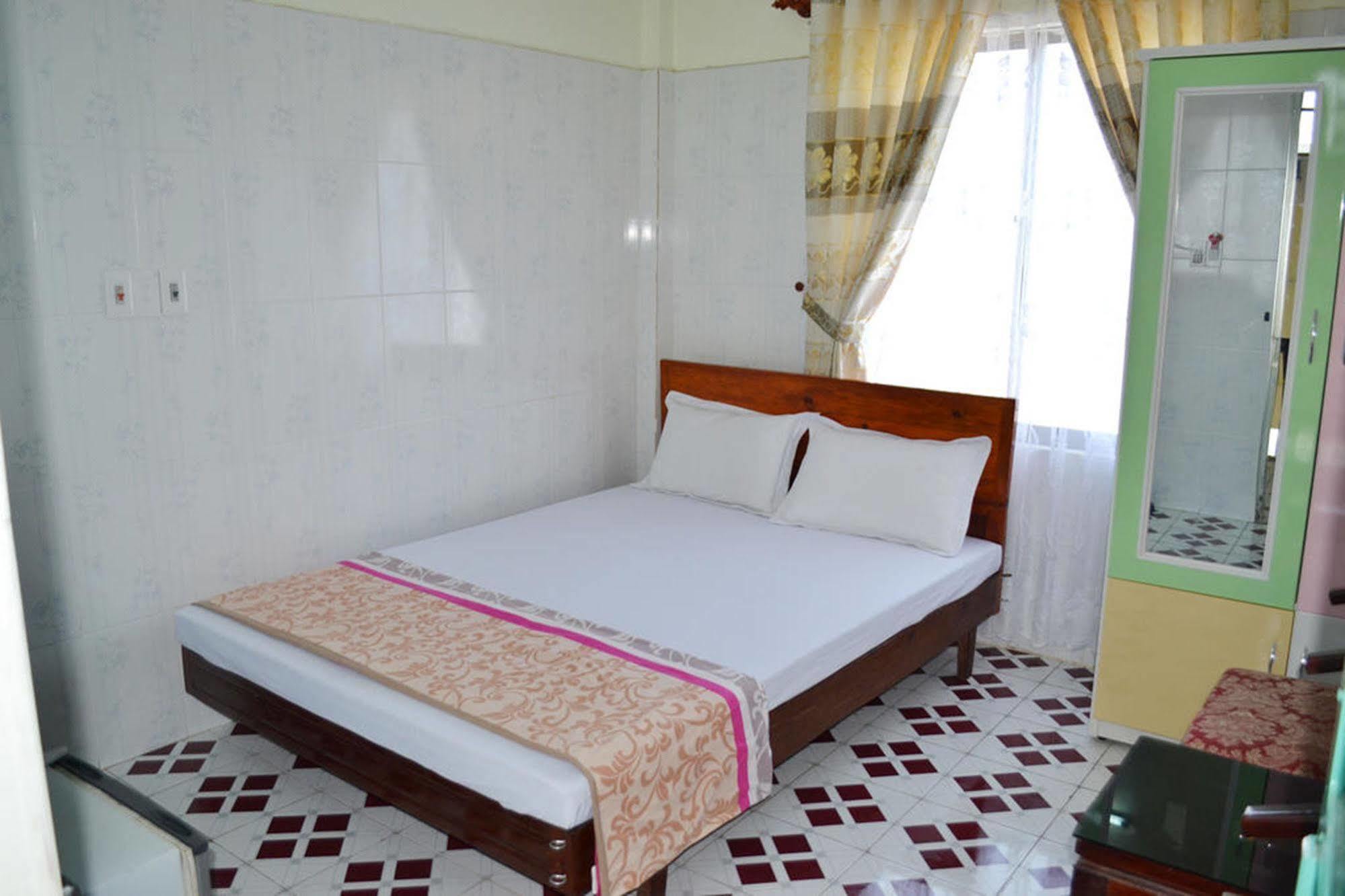 Anh Linh 1 Hotel 洞海 外观 照片