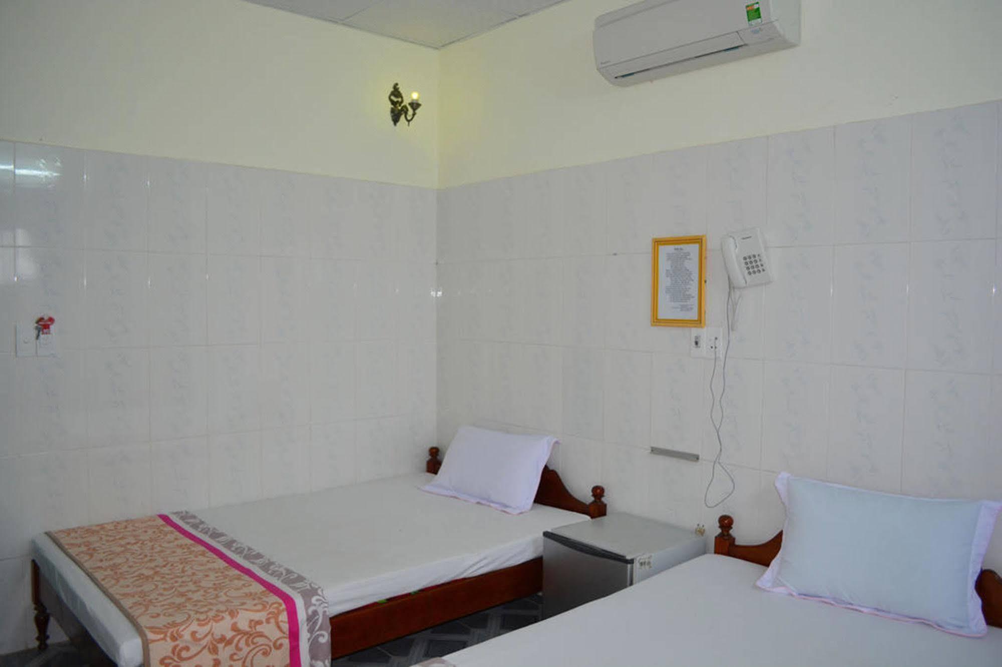 Anh Linh 1 Hotel 洞海 外观 照片